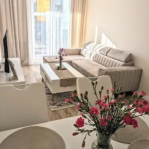 apartament-leomar.poznan-hotels.com/