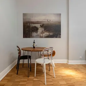chemoskiego-8-02-by-farkas-apartments.poznan-hotels.com/