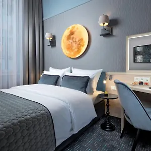 Leonardo Boutique Old Town Otel